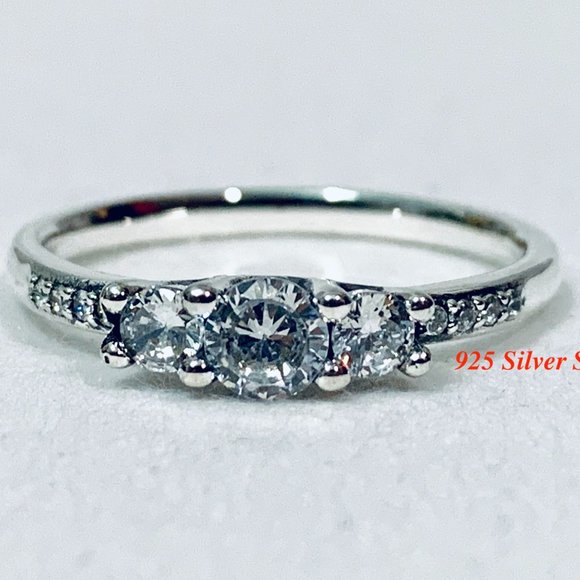 Pandora Ring Clear Three-Stone 196242CZ - Picture 1 of 9